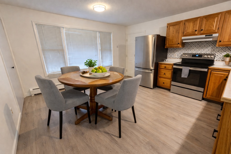 Building Photo - 205 Forest Dr