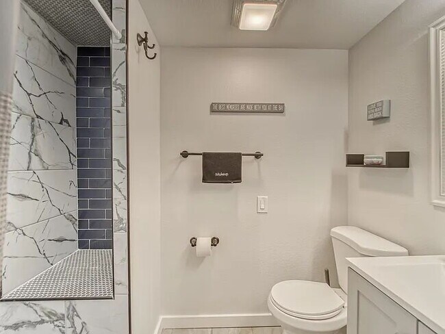 Building Photo - Riverside Heights Pool Home | Across from the Hillsborough River