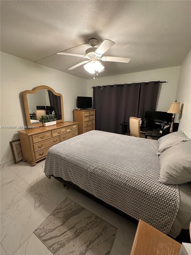 Building Photo - 1481 S Ocean Blvd