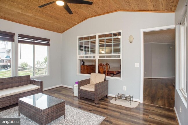 Building Photo - 8008 High Oak Rd