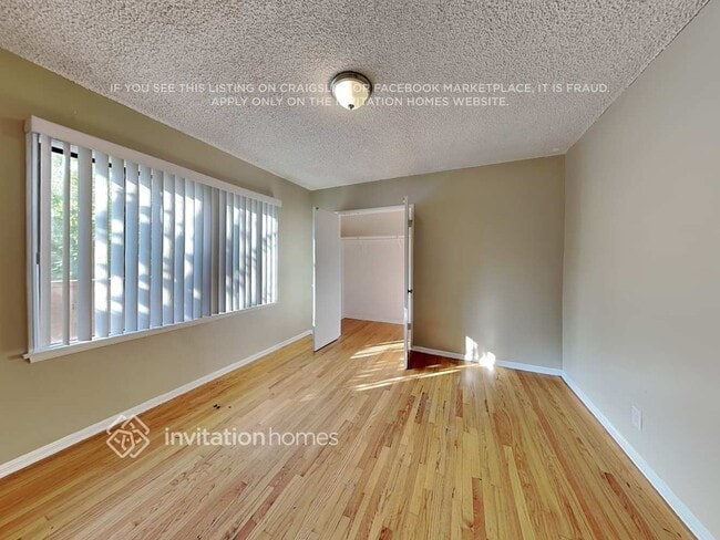 Building Photo - 15040 Valerio St