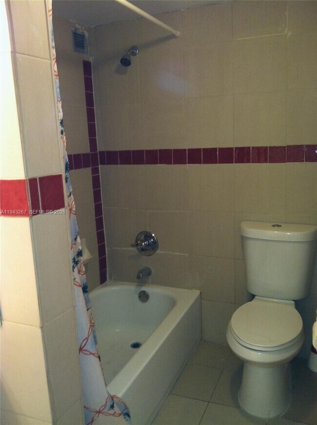 Building Photo - 17021 N Bay Rd