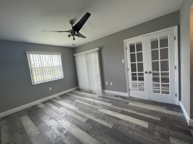 Building Photo - 2803 N Oakland Forest Dr