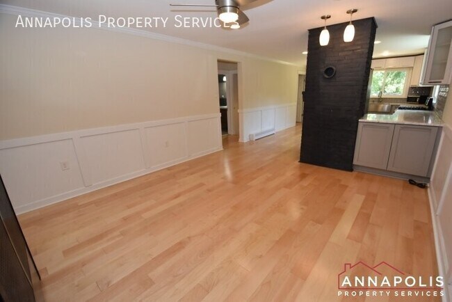 Building Photo - 1204 Breitwert Ave
