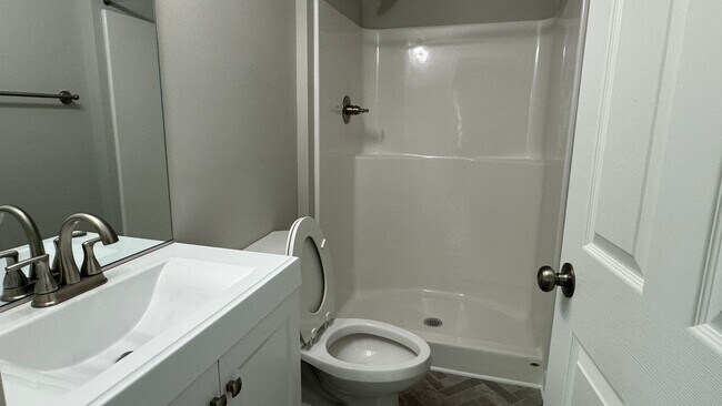 Building Photo - Town Home in Greenaire Woods