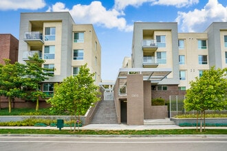 Building Photo - 12655 Bluff Creek Dr