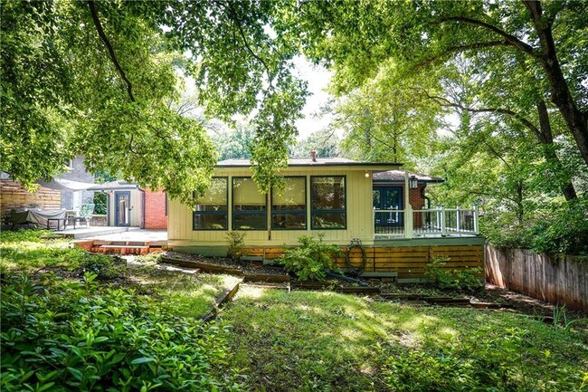 Building Photo - 1285 Willivee Dr