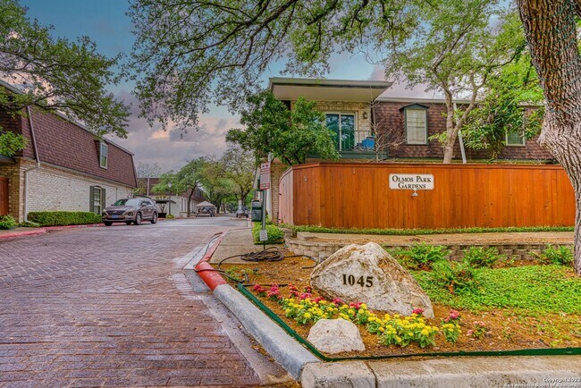 Building Photo - Condominium located in Olmos Park Gardens