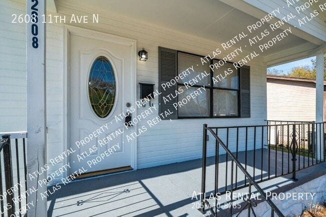 Building Photo - 2608 11th Ave N