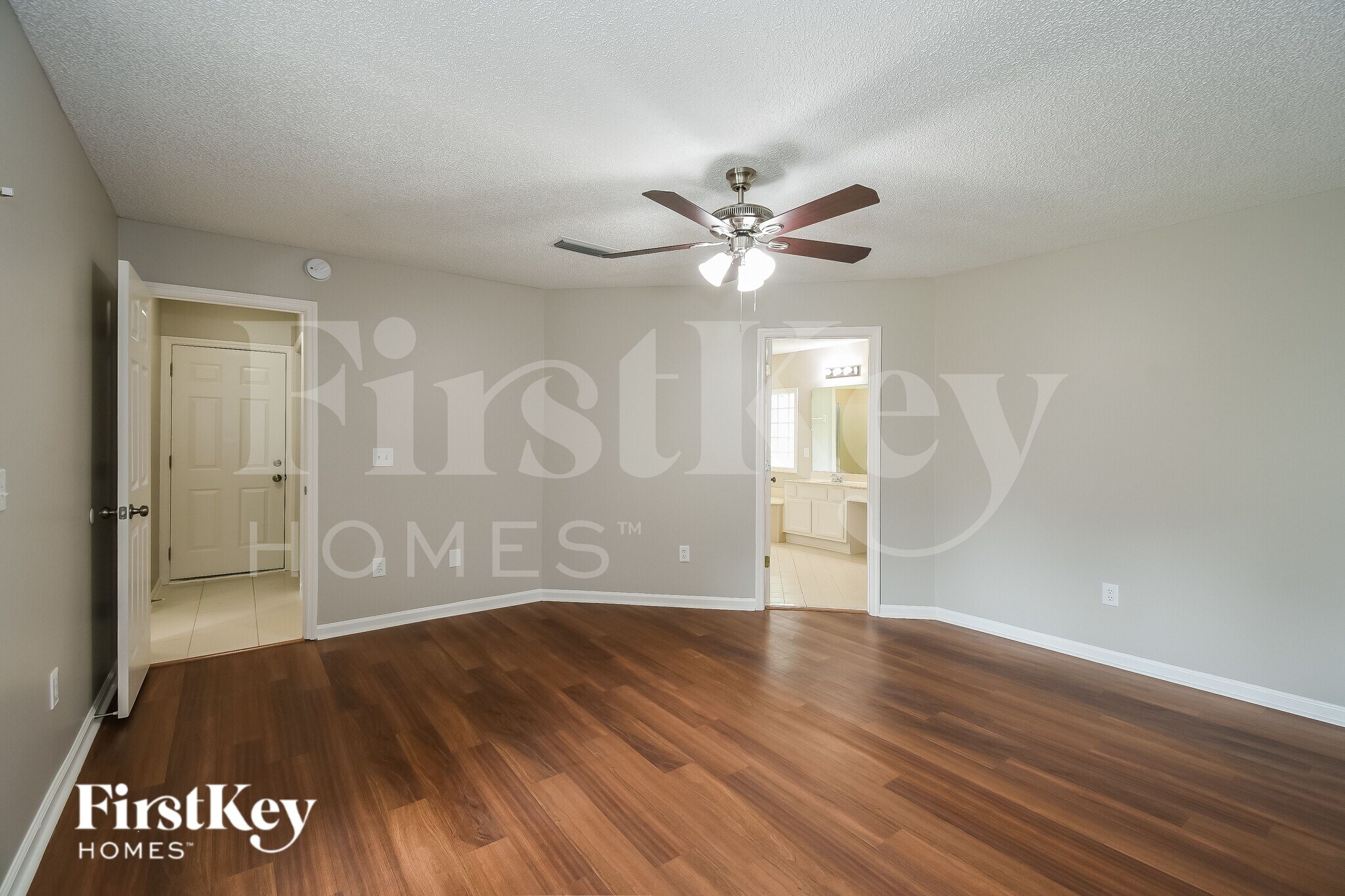 Building Photo - 5714 Plum Hollow Dr W