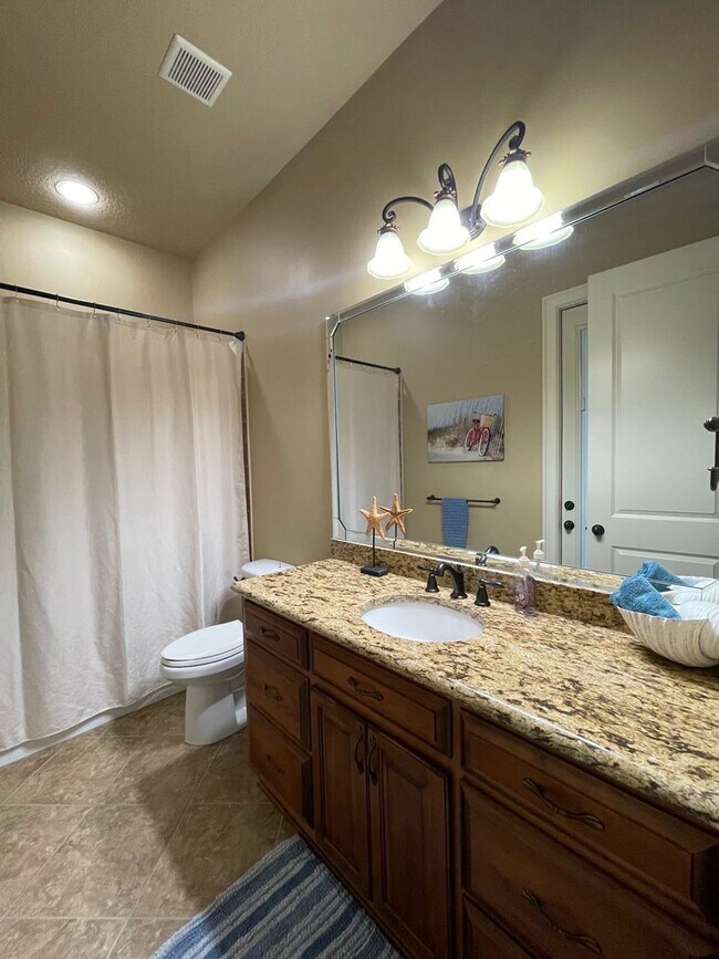 Building Photo - Luxury 3BR/3.5BA + Office in Winding River...
