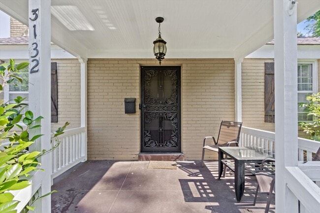Building Photo - 3132 Carnes Ave