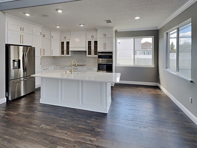 Building Photo - 1735 White Heron Bay Cir