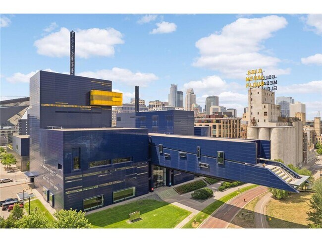 Building Photo - 250 Park Ave