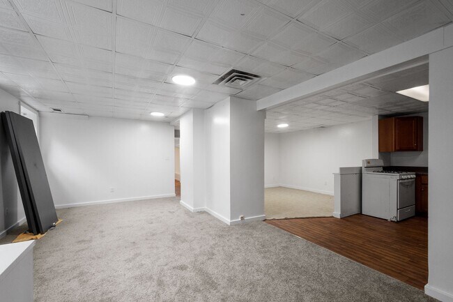 Building Photo - 230-228 Universal Rd