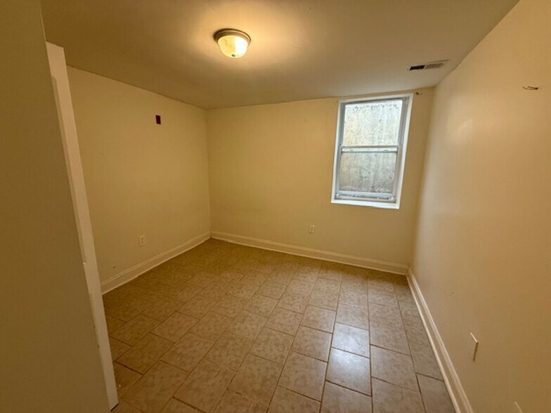 Building Photo - 4128 Chester Ave