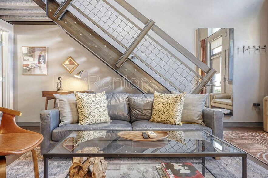 Building Photo - 1111 Osage St