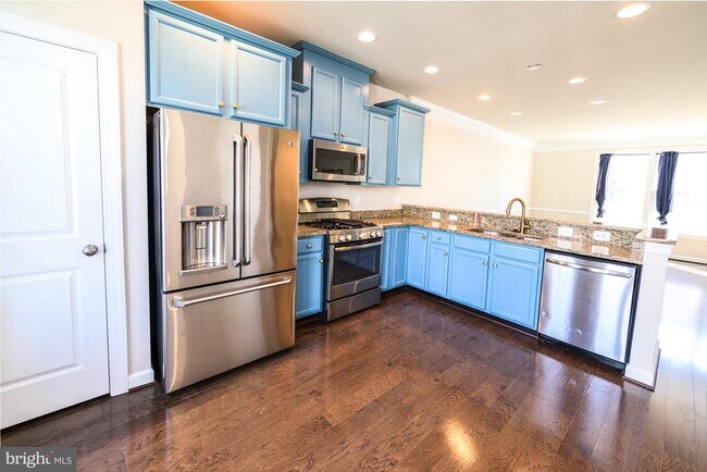 Building Photo - 105 Lantana Ln