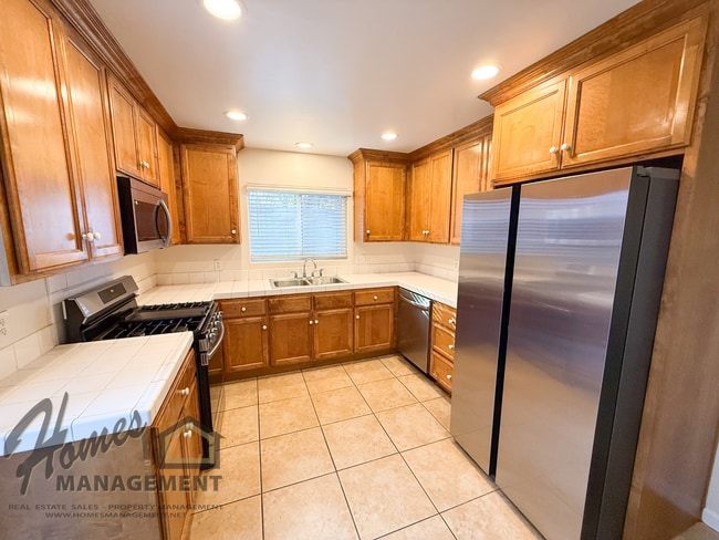 Building Photo - Homes Management - 4 Bed, 2 Bath House on Cul-de-Sac