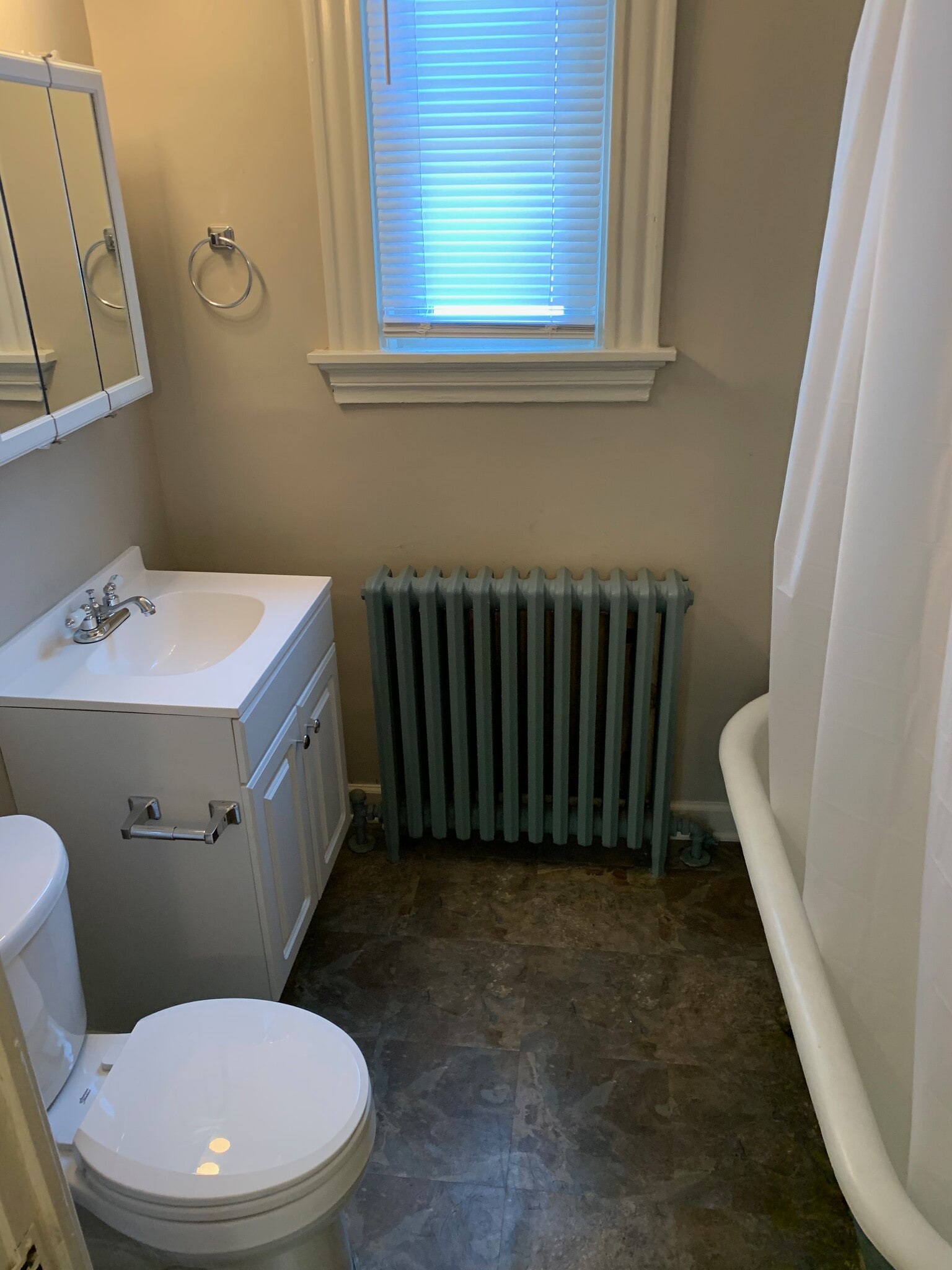 Building Photo - 2248 Flora St