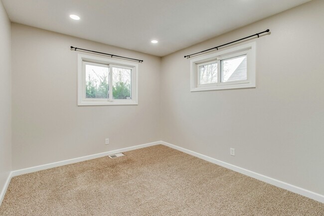 Building Photo - 4802 Amesborough Rd