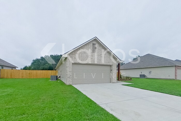 Building Photo - 206 Carencro St