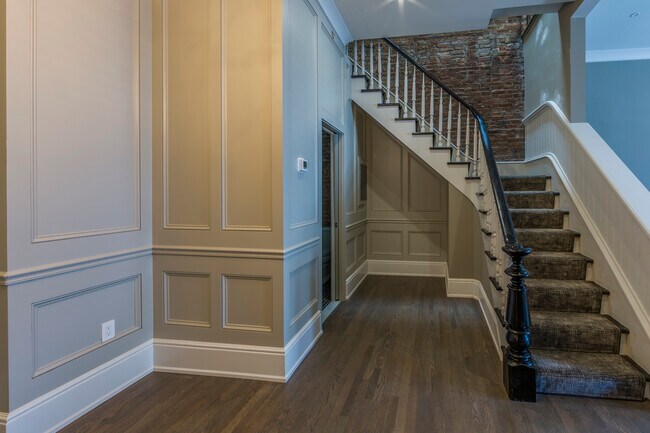 Building Photo - 227 W Fayette St