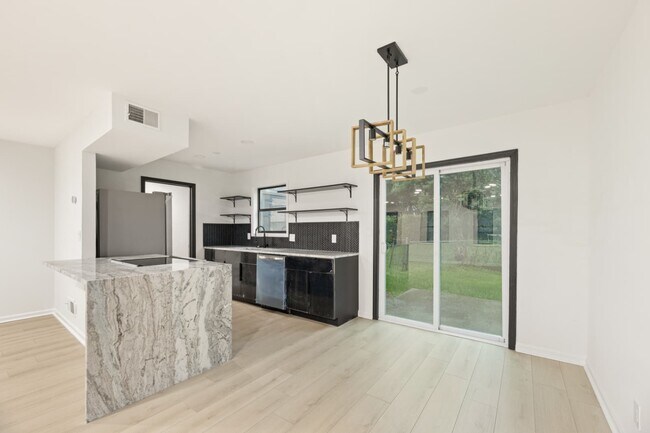 Building Photo - Springwood