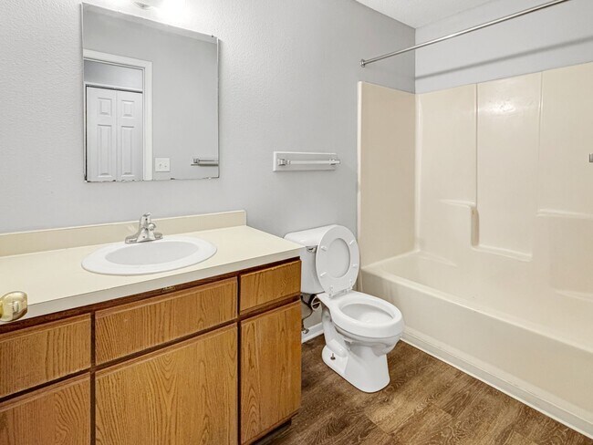 Building Photo - 1018 Abbey Ct