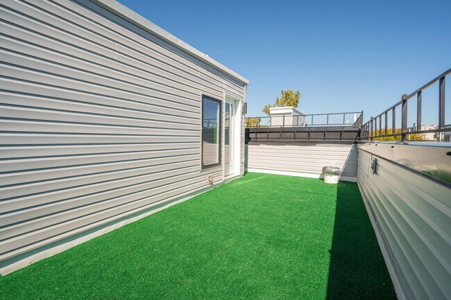 Building Photo - 1514 Master St