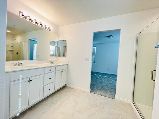 Building Photo - NEW NEW NEW Cadence 4 Bedroom