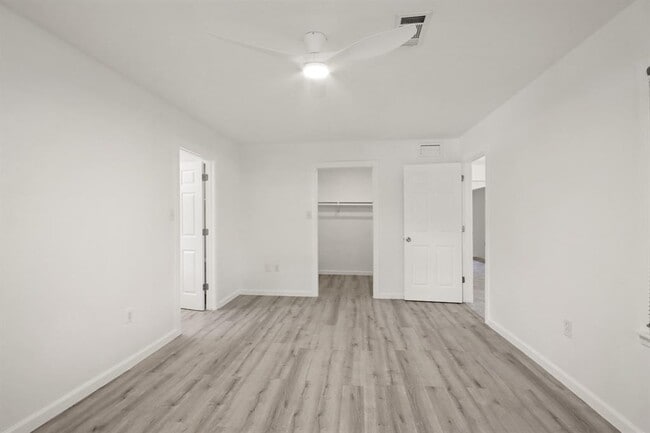 Building Photo - 222 Camp Lillie Rd