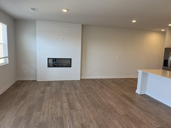 Building Photo - 7269 Mulberry St