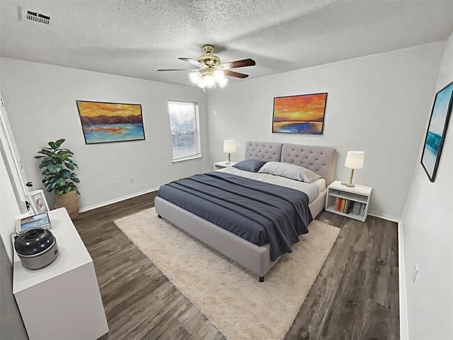 Building Photo - 611 Mariposa Dr