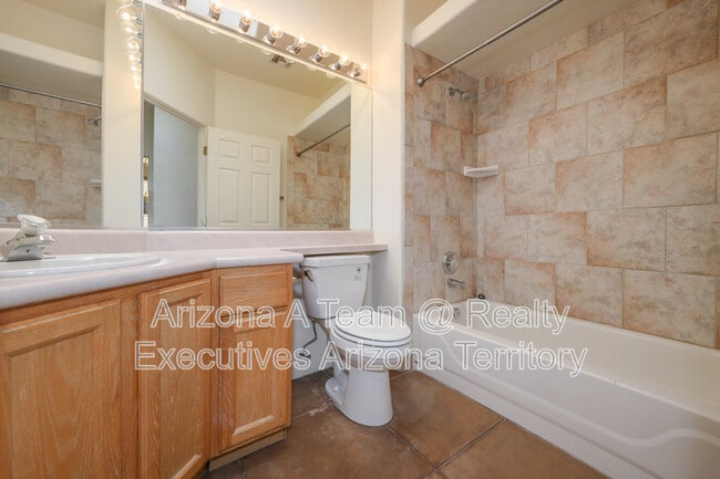 Building Photo - 3760 N Bay Horse Loop