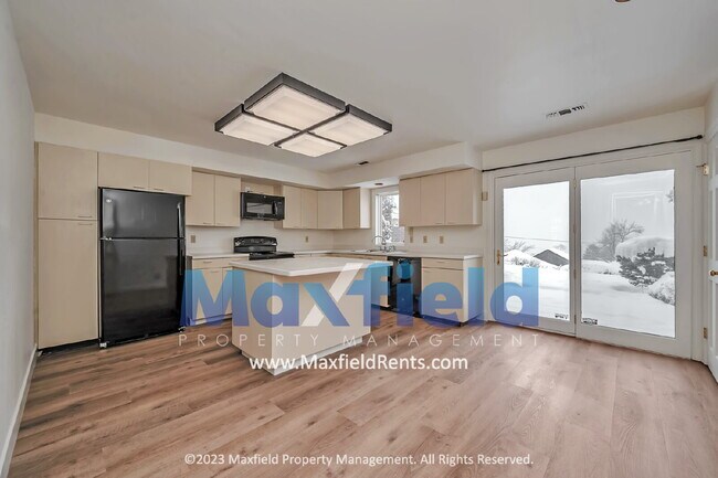 Building Photo - Avenues - 3 Bedroom 3 Bath Townhome with amazing southern views!