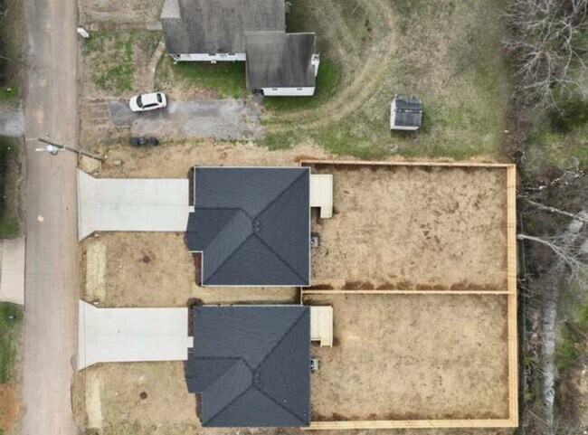 Building Photo - 1609 Elizabeth Rd
