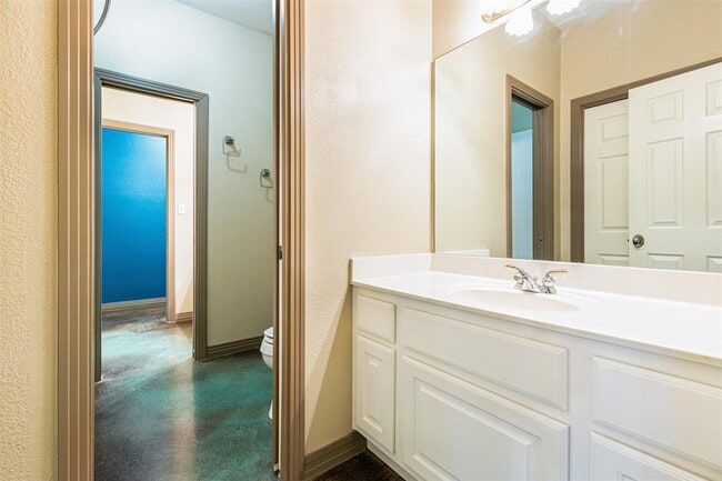 Building Photo - 14946 Doria Dr