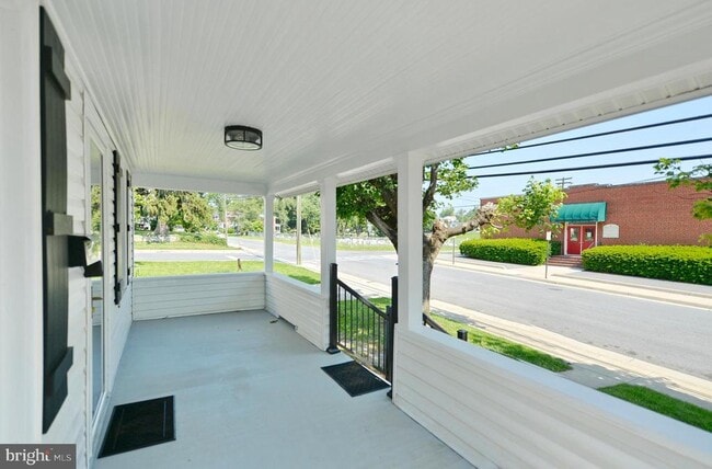 Building Photo - 31 W Whitlock Ave