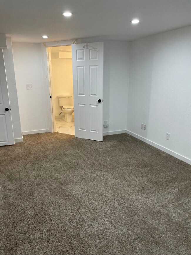 Building Photo - 6243 Gray St