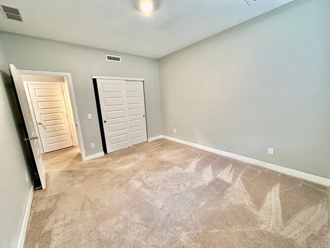 Building Photo - 1287 Bristol Pl