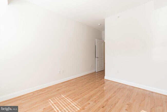 Building Photo - 525 N Fayette St
