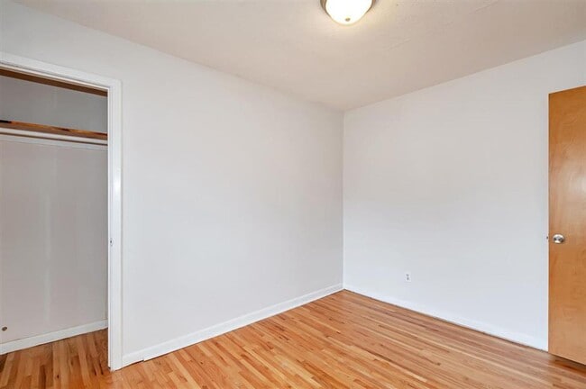 Building Photo - 415 Hillcrest Ave