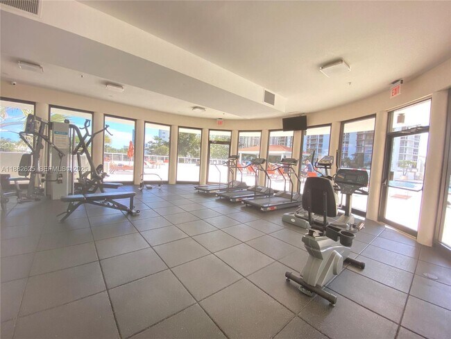 Building Photo - 20515 E Country Club Dr