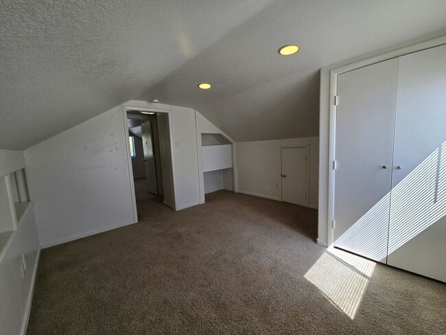 Building Photo - 607 Avenue G