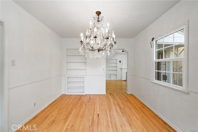 Building Photo - 1283 S Dunsmuir Ave
