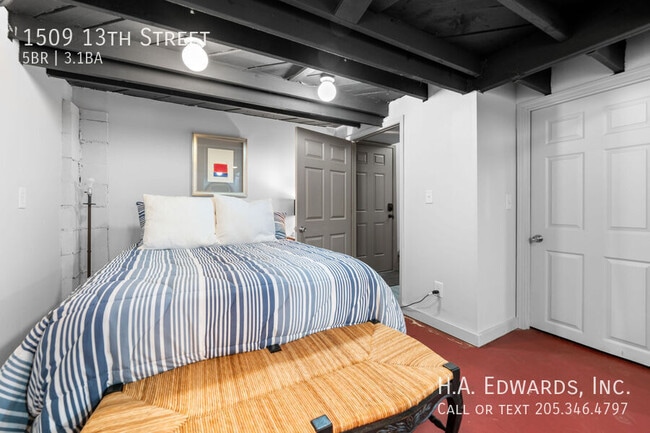 Building Photo - 1509 13th St