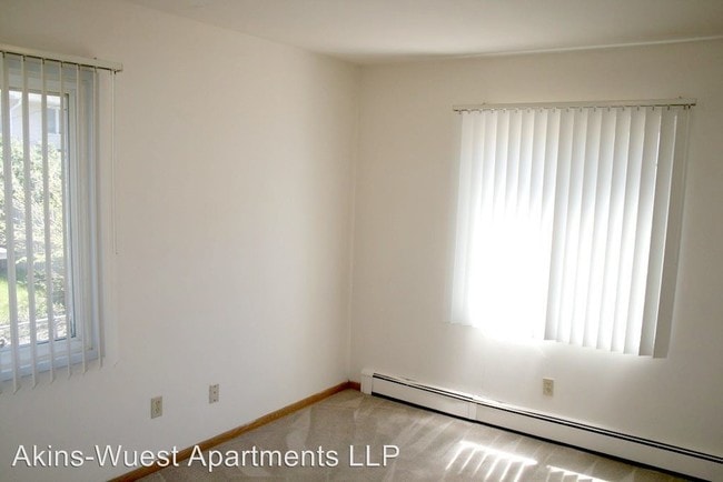 Building Photo - 7121-7121 Chicago Ave