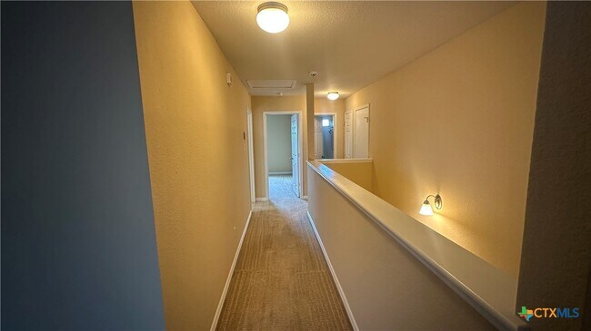 Building Photo - 834 Red Fern Dr