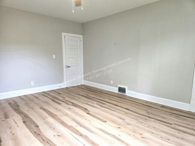 Building Photo - 1429 Hall Ave